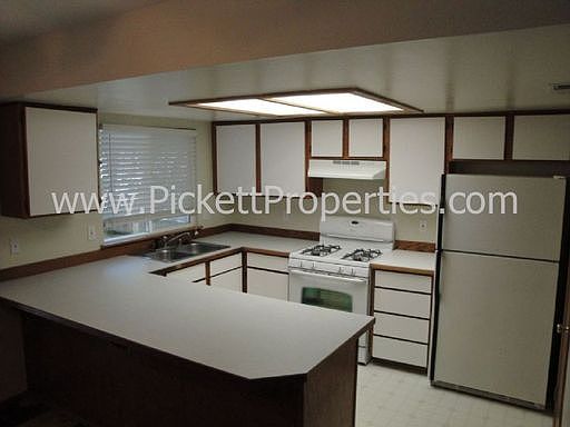 2nd image of 94 NW Lopez Ln