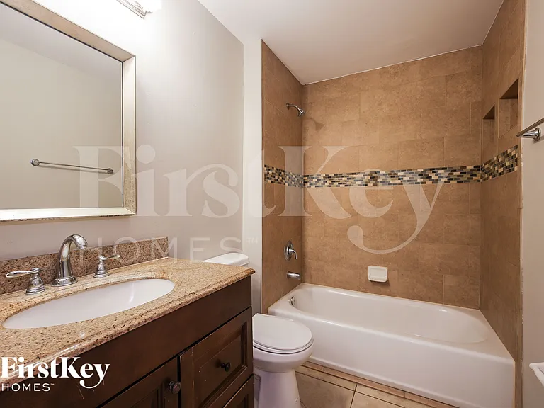 2506 NE 6th Pl — Photo 13