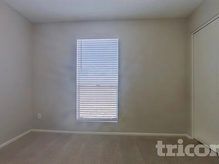 9607 N 88th Dr — Photo 11