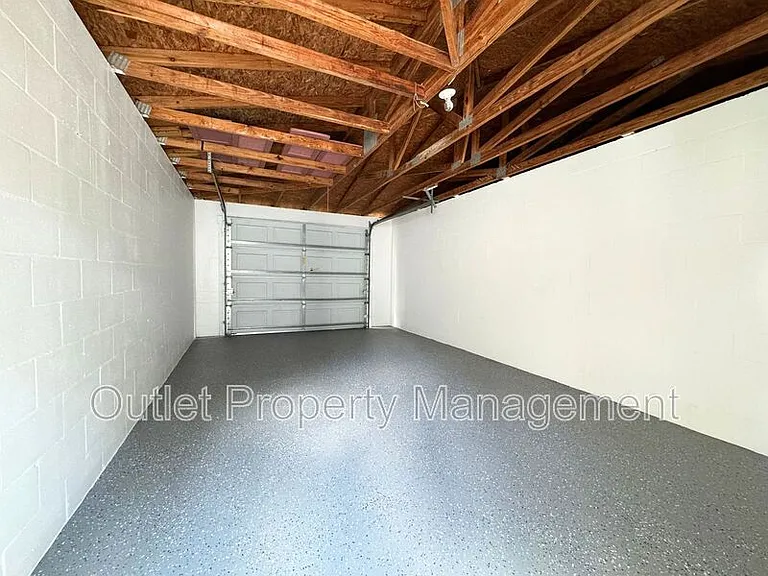 440 S Hill Ave — Photo 11