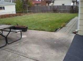 2138 McArthur Dr, Glenview, IL 60025