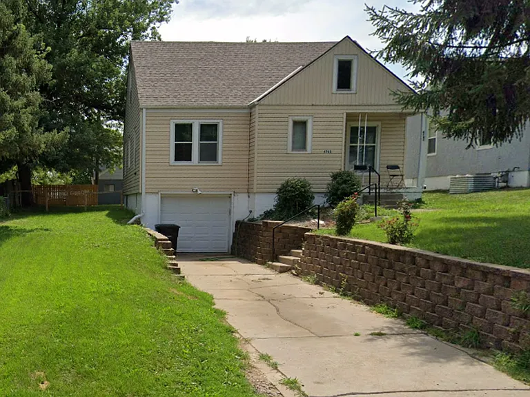4745 Meredith Ave — Photo 1