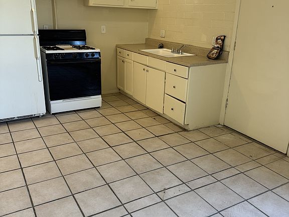 2nd image of 240 W Sahuaro St #15