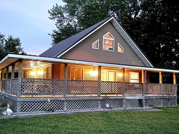 210 N Baker Ln, Clinton, IN 47842