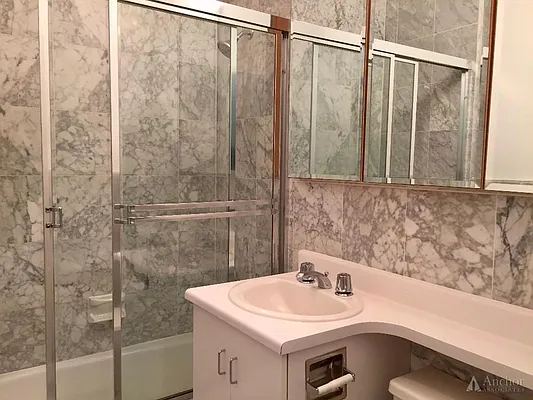 Rented by Anchor Associates | media 16