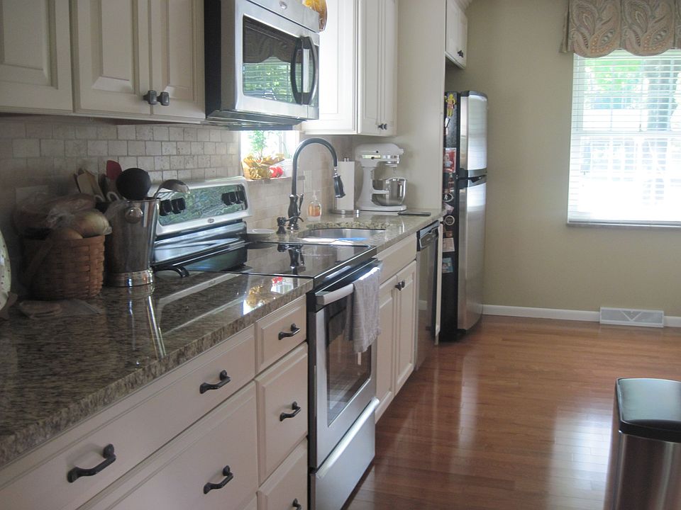All granite; new appliances