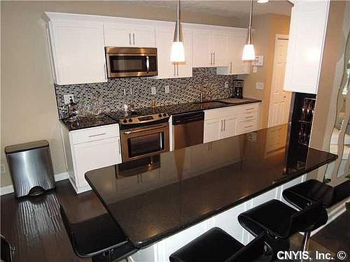 4th image of 8225 Vicksburg Pl