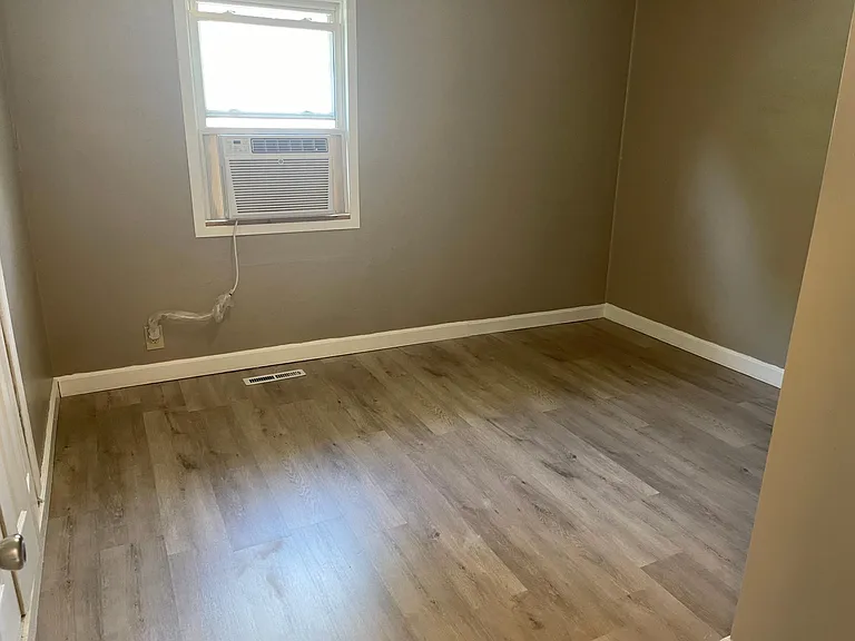 420 38th Street Pl — Photo 7