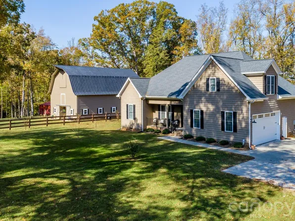 1579 Jennings Rd, Statesville, NC 28625