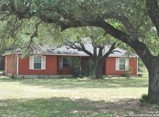 2545 Fm 2200 W, Devine, TX 78016
