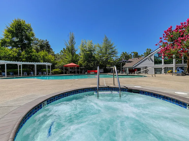 Lake Pointe Spa Deck