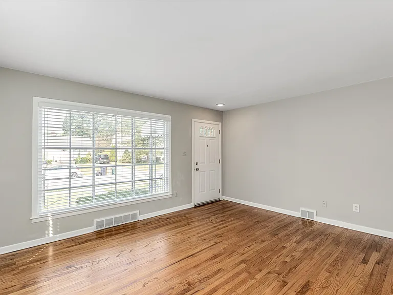 4514 Sedgemoor Ave — Photo 5