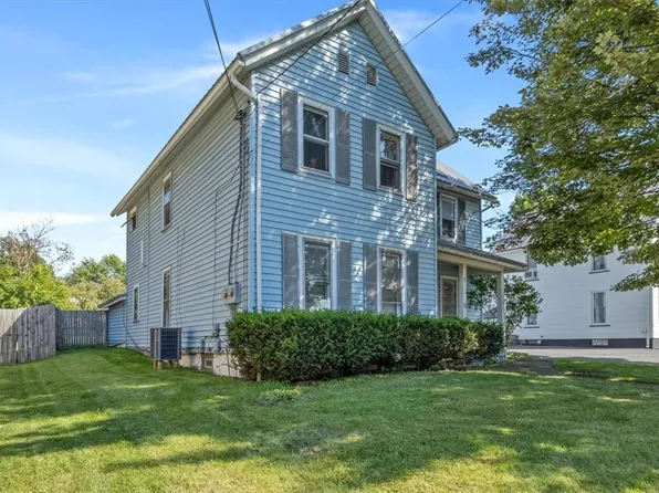 12 Elm St, Fairport, NY 14450