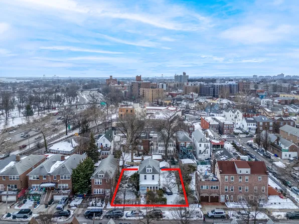 3144 Sands Place image 1 of 7