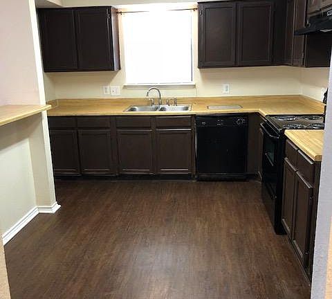 4th image of 706 Victoria Dr