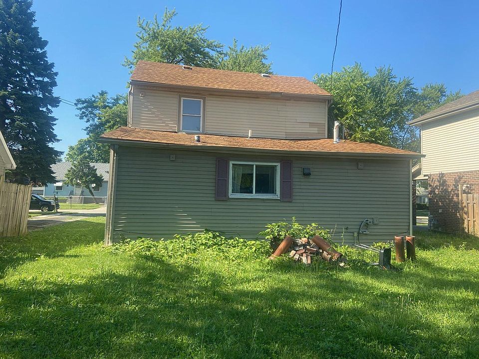 2nd image of 7017 W 72nd Pl