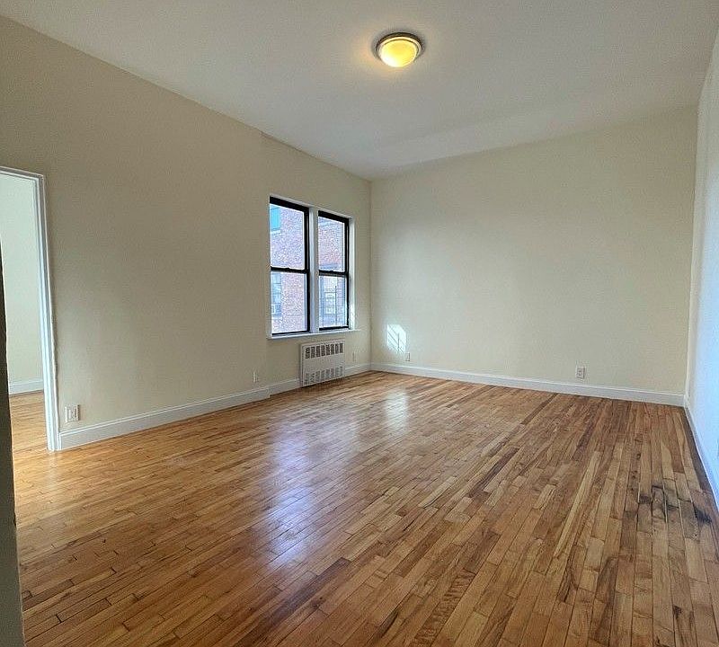 1st image of 215 W 100th St #9C