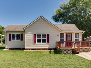 818 Cedar St, Delavan, IL 61734