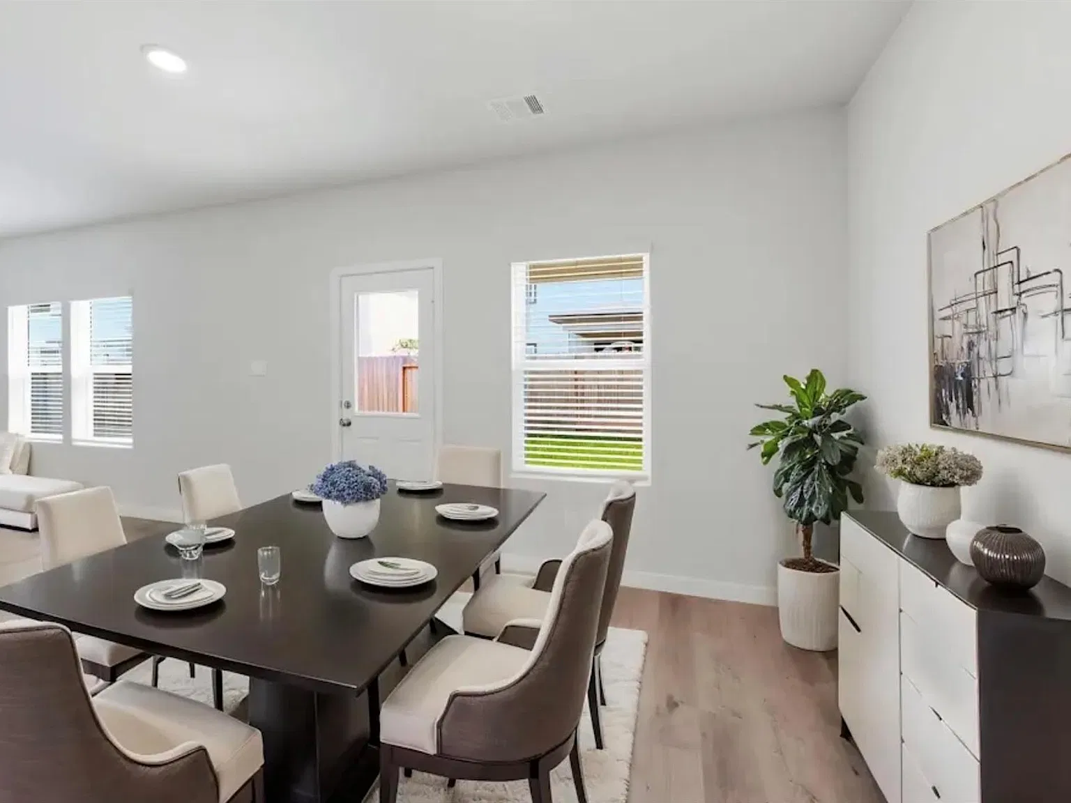 4 bed, 2.5 bath, 2057 sqft, $2,449 — Photo 3