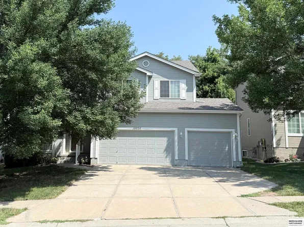 18626 L Cir, Omaha, NE 68135