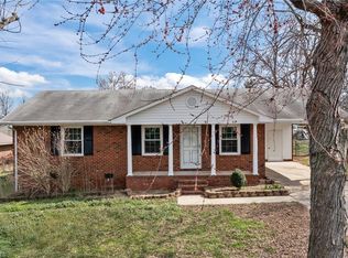 1714 Fairview St, Burlington, NC 27215