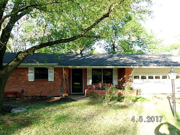 3rd image of 1702 E Beverly Dr