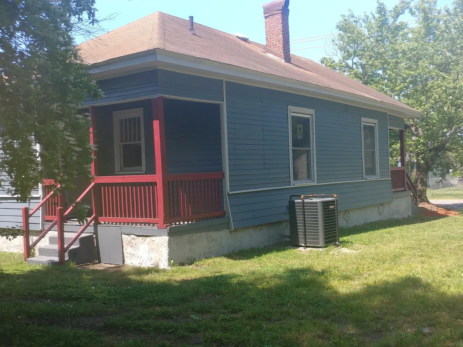 3 bed, 1300 sqft, $1,400 — Photo 3