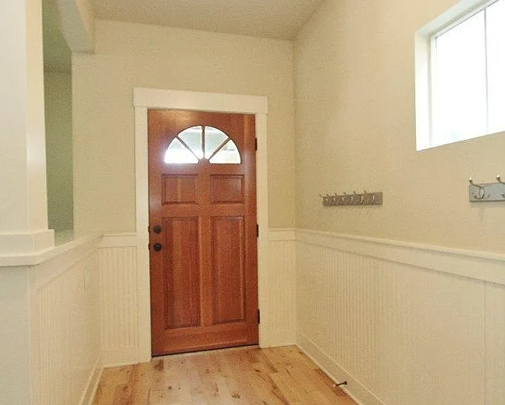 3819 Grover St — Photo 2