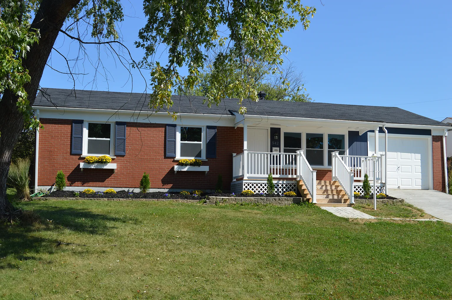 542 Hallam Ave photo 1
