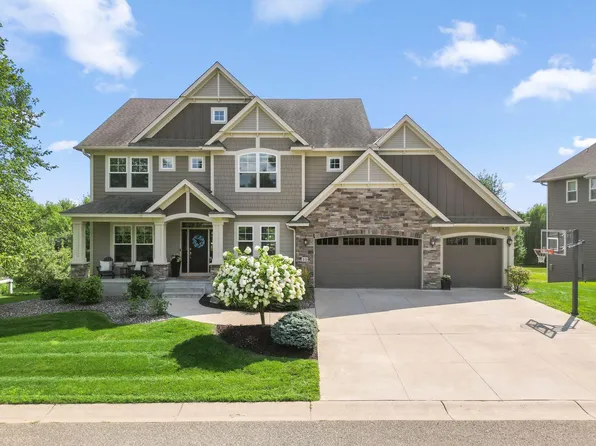 10 Crescent Ln, North Oaks, MN 55127