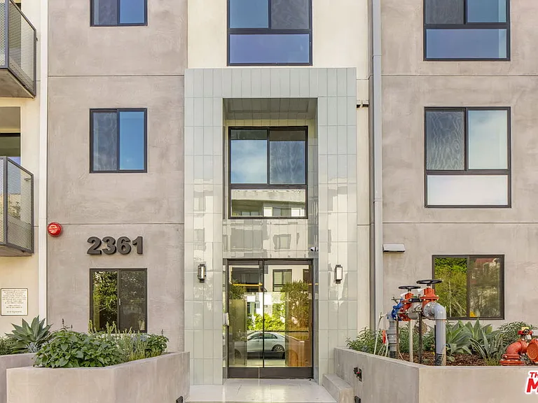2361 Fox Hills Dr #201 — Photo 3