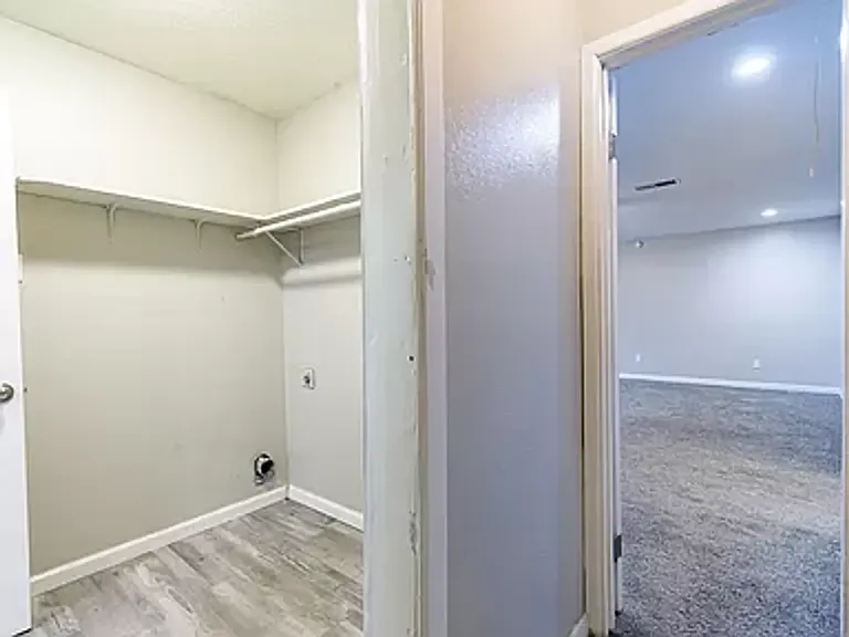 4634 Fordham St — Photo 23