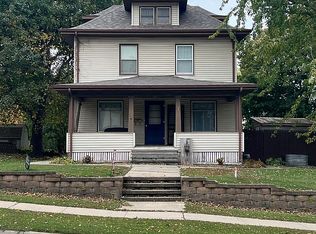 216 4th St NE, Hampton, IA 50441