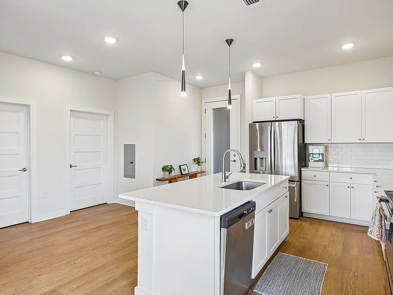 600 E Trinity Ln #208 — Photo 5