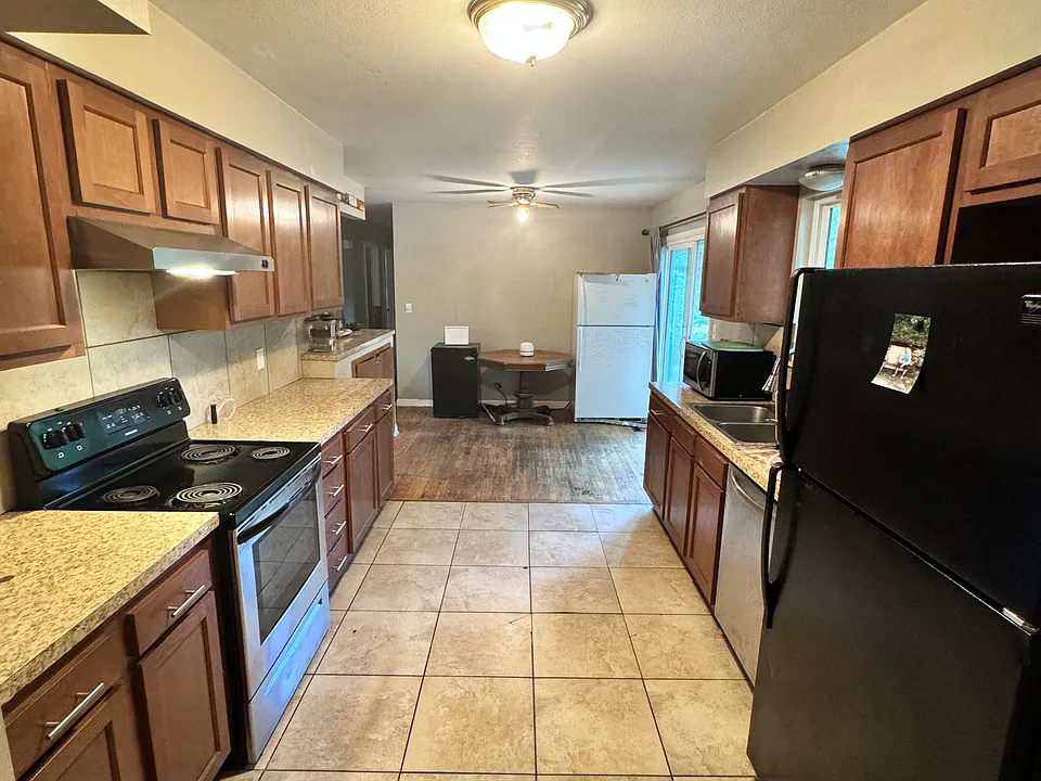 1508 Brentwood Dr