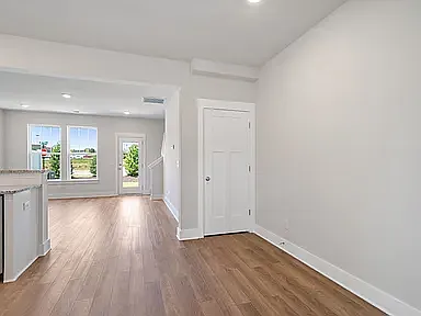 3 bed, 2000 sqft, $1,625 — Photo 3