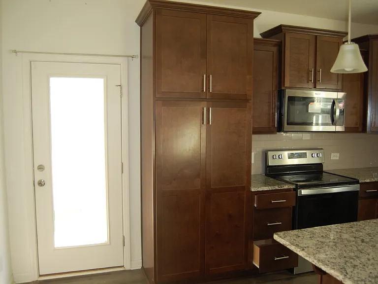 4037 Monteray Cir — Photo 7