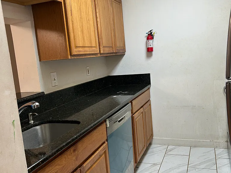 707 Ravens Crest Dr — Photo 3