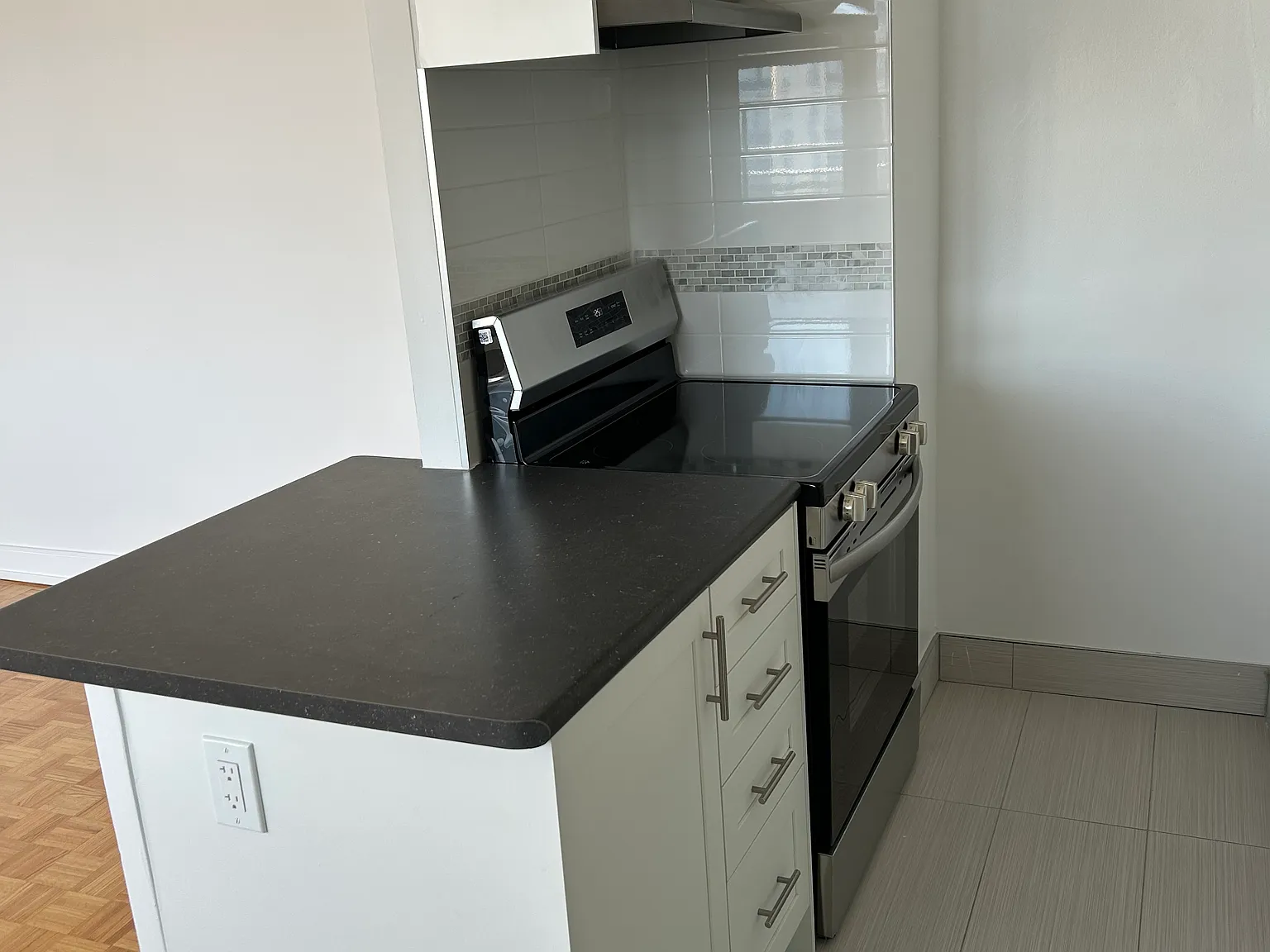 55 Oakmount Rd — Photo 2