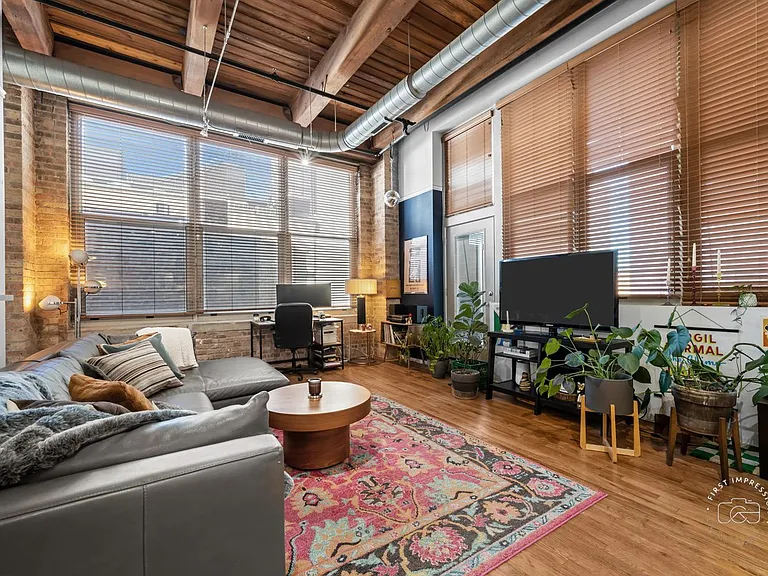 1500 W Monroe St #409 — Photo 6