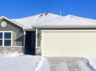 20284 W 194th St, Spring Hill, KS 66083