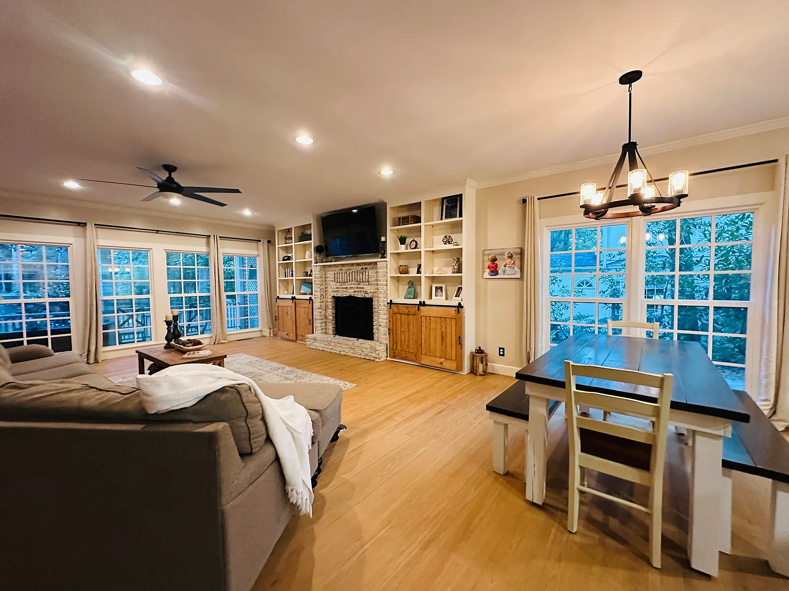 4 bed, 3.5 bath, 3017 sqft, $3,200 — Photo 3