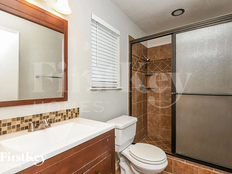600 NW Chisholm Rd — Photo 9