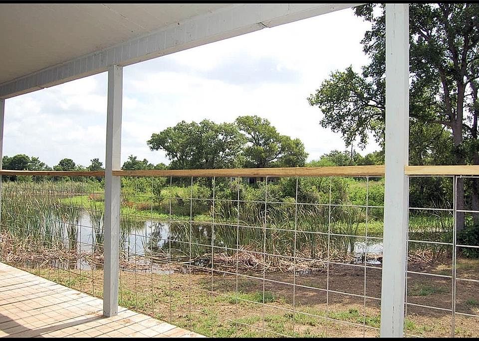 1st image of 115 Oak Dr