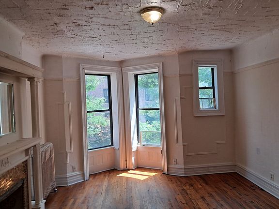 4th image of 832 Washington Ave APT 3R