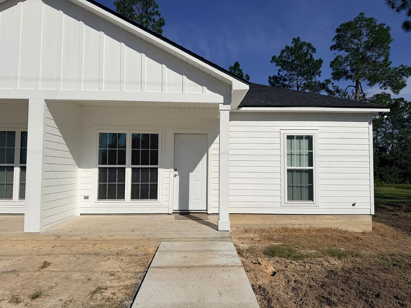 719 Dawn Dr — Photo 3