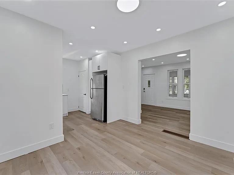 1245 Giles Blvd E — Photo 11