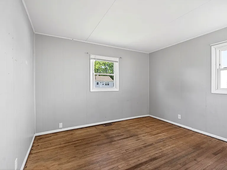 45 Robert St — Photo 10