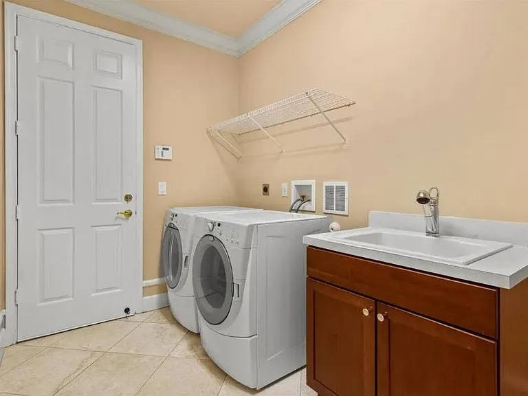 2335 NW Via Della Ct — Photo 16