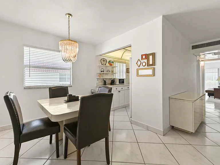 209 Waterford Cir #I — Photo 9